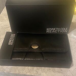 Kenneth Cole Reaction Black Leather Flap Wallet with Gold Tone Button